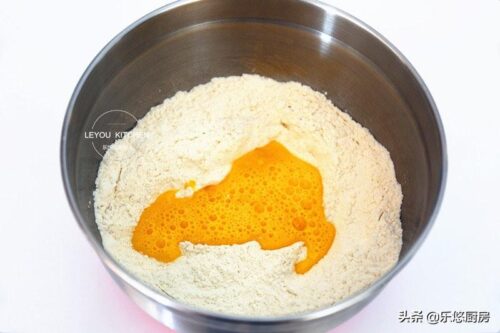 炸麻花酥脆的做法视频(炸麻花又酥又脆配方)插图3