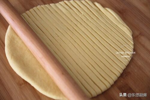 炸麻花酥脆的做法视频(炸麻花又酥又脆配方)插图6