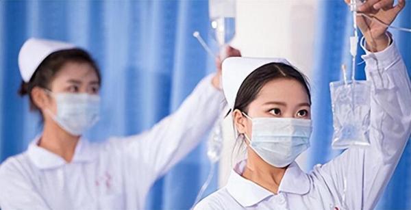 读护理专业一年学费要用多少(读成人护理学专业大专学费多少钱)插图1