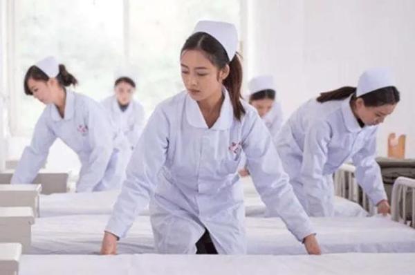 学医需要几年才能毕业呢(普通人怎么学医当医生)插图2