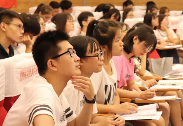 中国名牌大学校花的名字(中国十大高校校花排名)插图