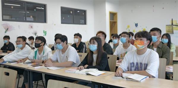 四川城市职业学院在哪里补办学生证(四川城市职业学院在哪里投简历)插图5