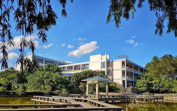 广西贺州学院在哪里(广西贺州学院是什么学校)插图2