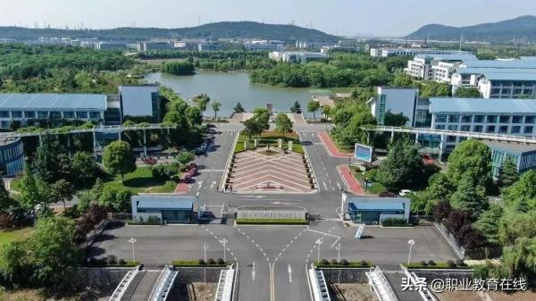 公办国家级重点中专(国家级重点职业学校排名高中)插图