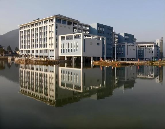 广东省公办专科院校排名及录取分数线一览表(广东省公办专科大学排名及分数线)插图2