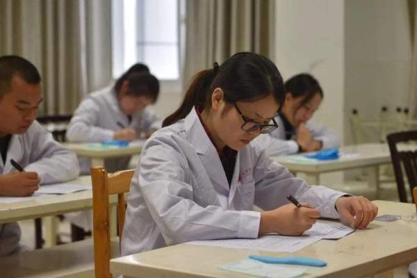 广东省公办专科院校排名及录取分数线一览表(广东省公办专科大学排名及分数线)插图5