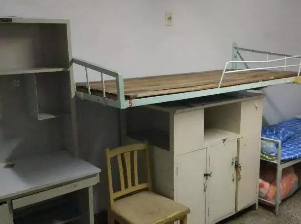 安徽十大垃圾专科学校排名(最差的大学生宿舍是哪个)插图7