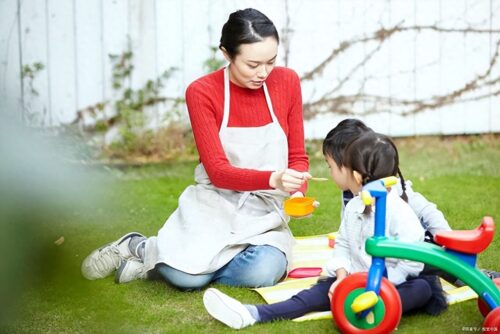 宝妈想考个幼师资格证怎么考(保育员值得去考吗)插图