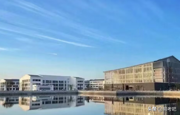 辽宁师范大学海华学院(辽宁师范海华学院寝室)插图2