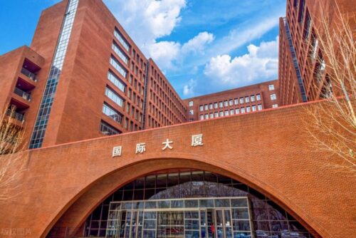 中国传媒大学艺考(中国传媒大学艺考录取分数线2023年是多少)插图