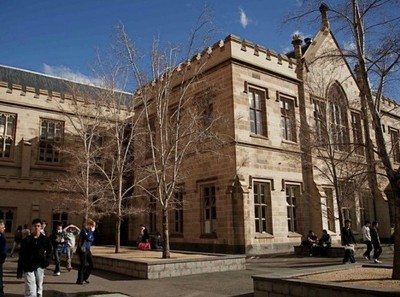 是选专业还是选学校好(考大学选专业重要还是选学校重要)插图