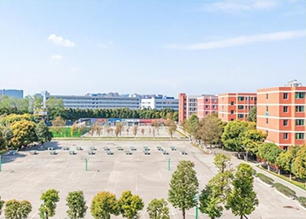 四川省轻工工程学校招生简章(四川省轻工工程学校口碑怎么样)