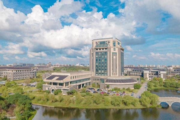 中国最新大学排名(中国上海的大学)