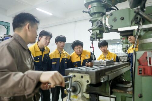 初三毕业考不上高中读什么学校好(初三毕业考不上高中读什么学校好在上海就读)